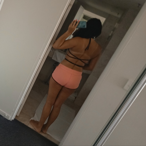 Meet your Posher, Liz - Picture 5 of 5